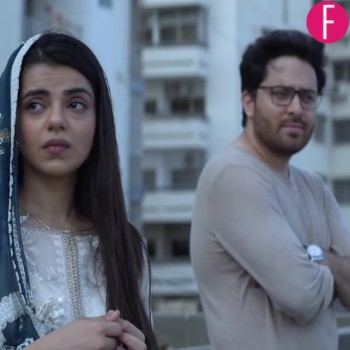 aakhir kab tak, srha asgr, ushna shah, juveria abbasi, hum tv., drama review