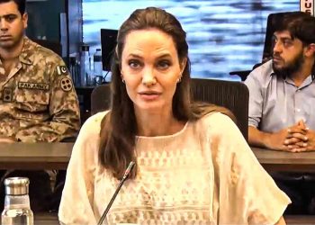 angelina jolie, pakistan, floods