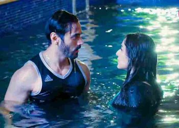 Tere Bin – Murtasim’s Biceps, Meerub’s Swimming Pool Antics & The FUCHSIA Review!