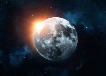 Prepare To Witness 2 Super Moons & A Phenomenally Rare Blue Supermoon in August!