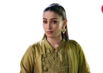Mein, Ayeza Khan
