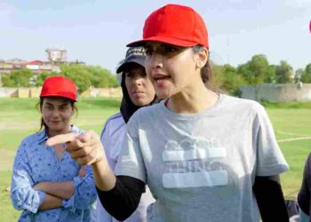 22 Qadam: Twitter’s Take on Why Liza Might Not Be the Ideal Friend!