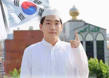 Meet Korean Youtuber & Former K-POP Singer Daud Kim Who Is Building A Mosque In South Korea! Here Are 5 Videos Of Him You Might Be Interested To Watch