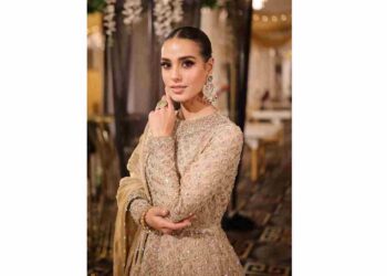 5 Pakistani Drama Heroines Serving Eid Style Inspiration!