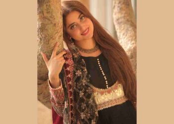 Bring On The Color! 9 Eid Looks From Celebs Who Dress To Impress!