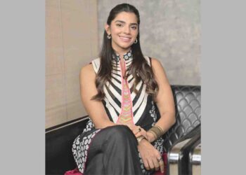 FUCHSIA Exclusive: Sanam Saeed & Ali Kazmi Talk About Umro Ayyar & More!