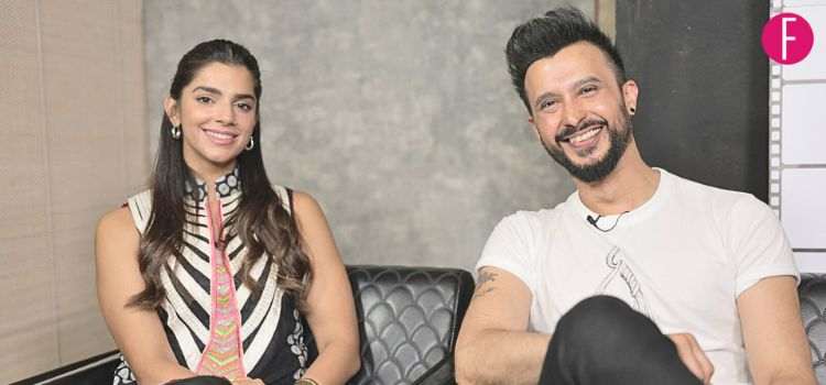 FUCHSIA Exclusive: Sanam Saeed & Ali Kazmi Talk About Umro Ayyar & More!