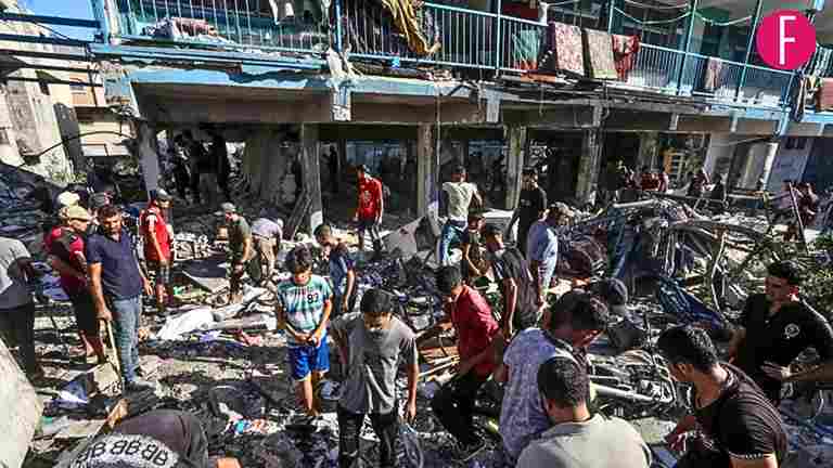 Gaza in Mourning: al-Jaouni School Bombed, Dozens Dead