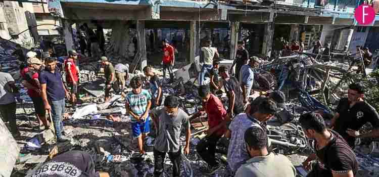 Gaza in Mourning: al-Jaouni School Bombed, Dozens Dead