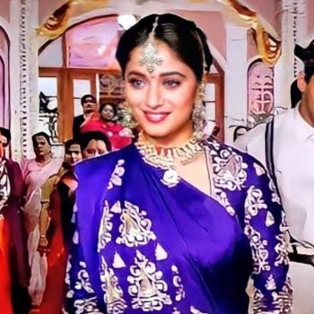 Madhuri Dixit in Hum Apke Hain Kon