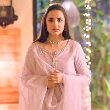7 Pakistani Drama Heroines Serving Eid Style Inspiration!