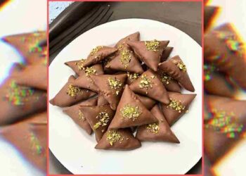 Wait… We Ate WHAT?! 5 Craziest Food Trends That Had Us Gagged!