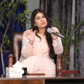 Amna Mufti, Writer, Ek Jhooti Kahani