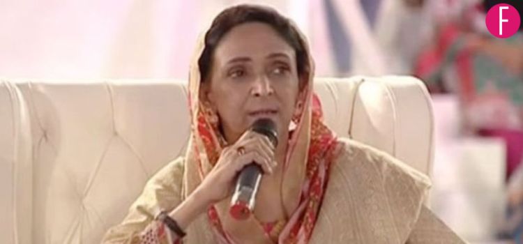 Renowned Naat Reciter Tabinda Lari Passes Away