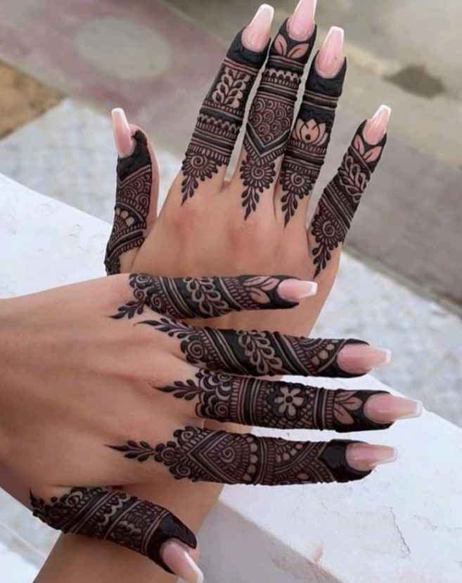 From Minimal To Heavy: 5 Henna Designs To Try This Eid