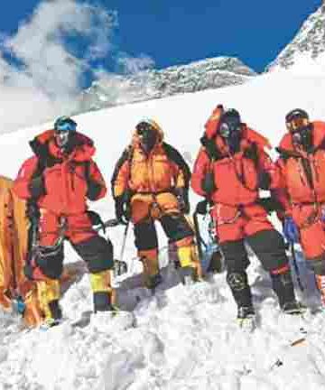 Four Bodies Recovered After Avalanche Leaves 10 Mountaineers Missing on Pakistan's Broad Peak